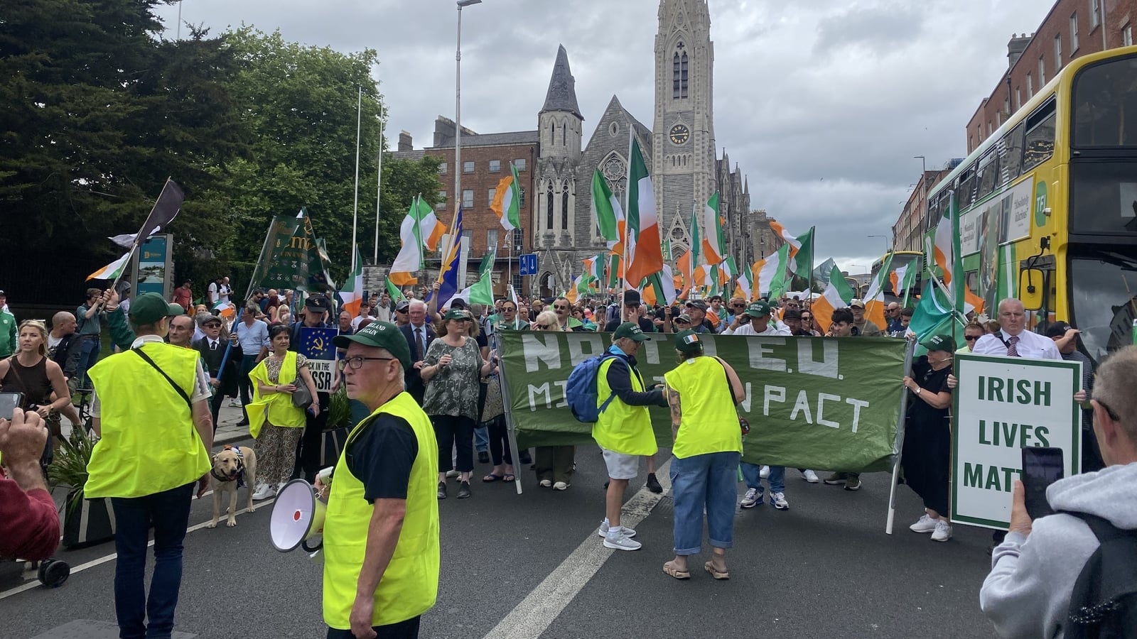 Hundreds attend anti-immigration rally in Dublin