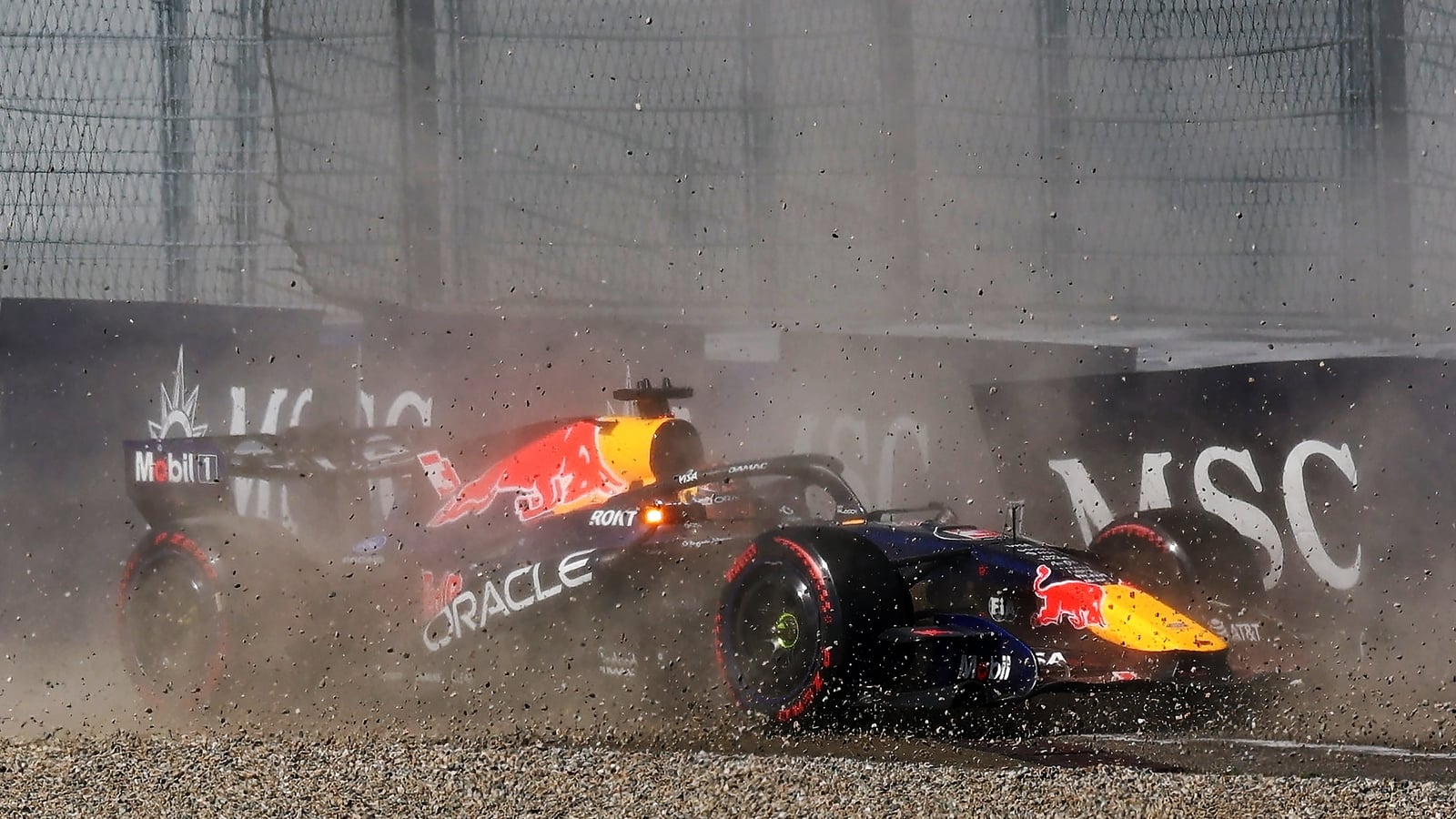 Russell snatches pole, Dunne fourth in sprint