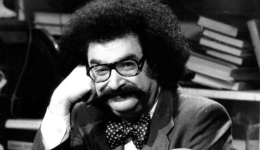Gene Shalit, Film Critic Bristling With Hair and Puns, Dies at 100