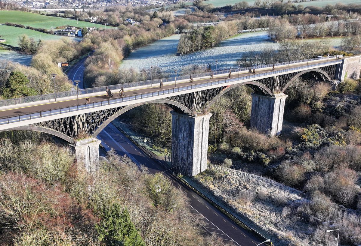 A computer-generated image of the cycleway over the old Chetwynd Viaduct