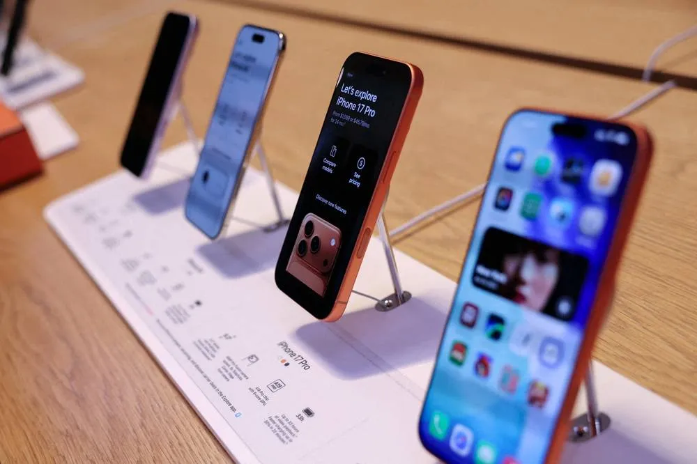 Global Smartphone Market Faces Record Annual Decline as Chip Crunch Worsens