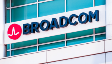 Broadcom Shares Slide as Revenue Miss and AI Outlook Disappoint Investors (AVGO)