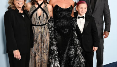 Pink kicks off Tony Awards as 1st time host with family by her side