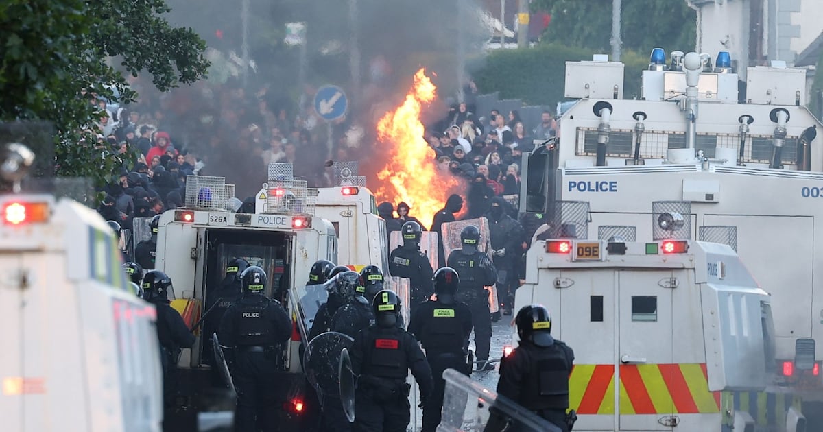 Belfast latest: Twelve police officers injured and 16 arrests made during second night of unrest – The Irish Times