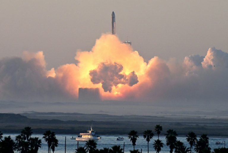 Science fiction? Musk's lofty SpaceX goals unrealistic, skeptics say