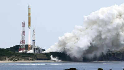 Japan's struggling flagship H3 rocket returns to flight with the debut of a low-cost variant