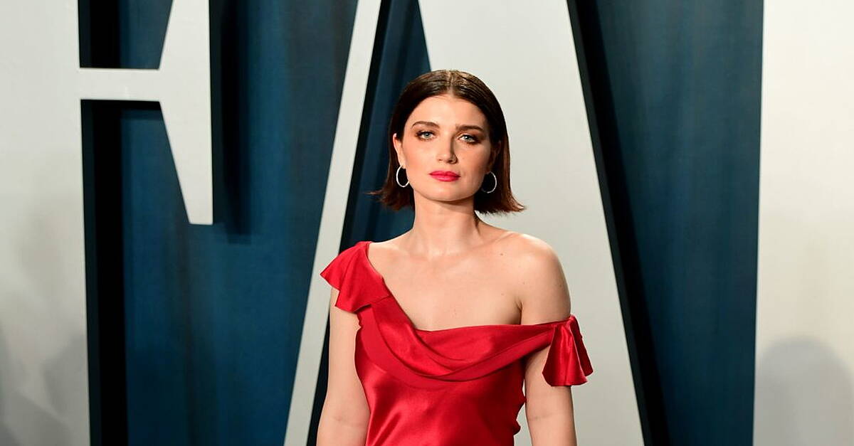 Eve Hewson says being raised by U2’s Bono took fame ‘off of a pedestal’