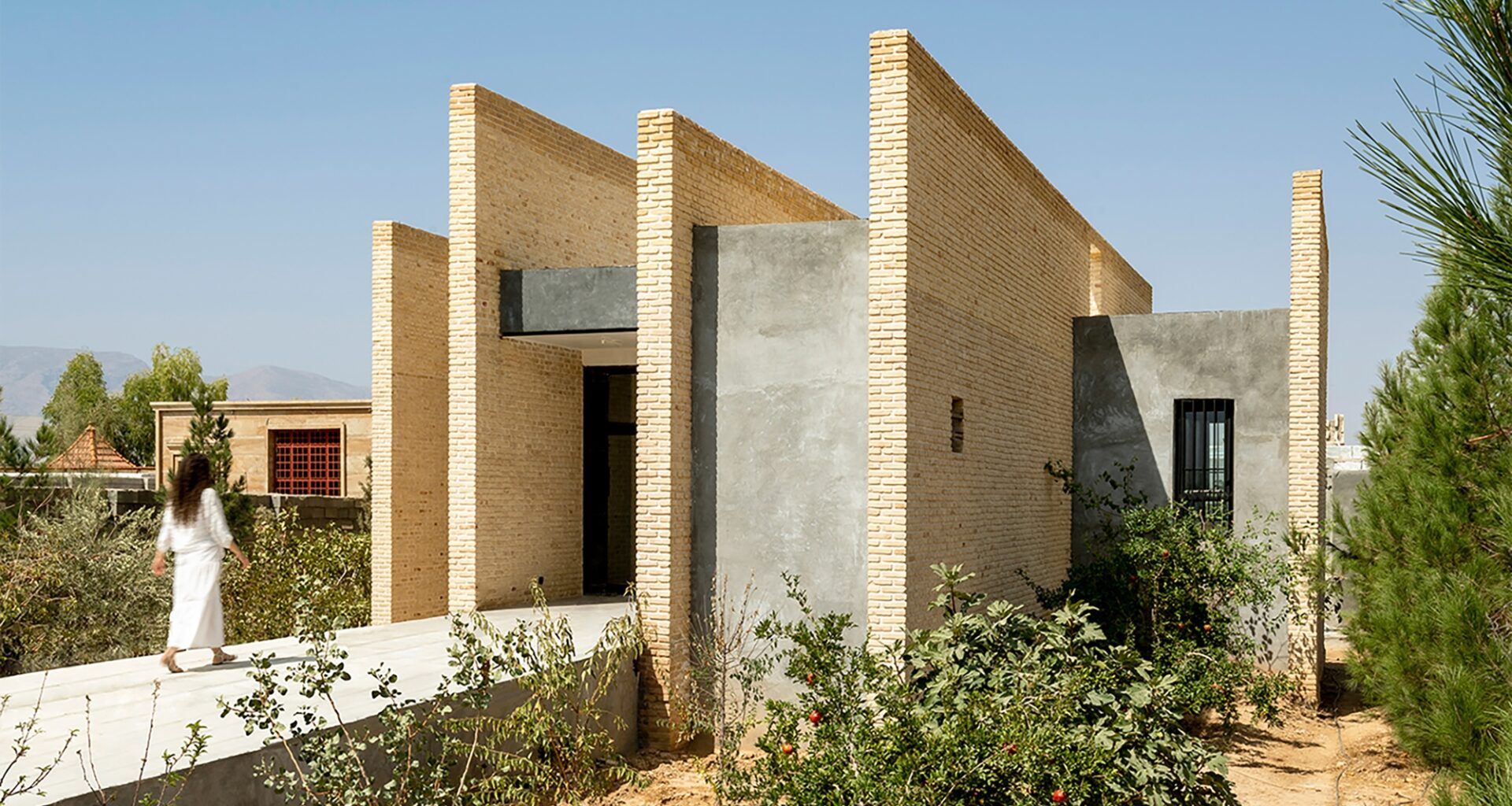 B-Neshat Villa / Chenin Studio