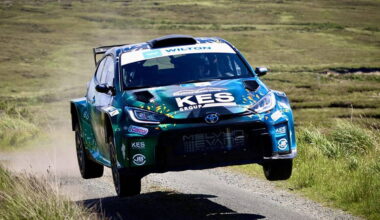 Dominant Kris Meeke leads at end of Donegal Rally day 1