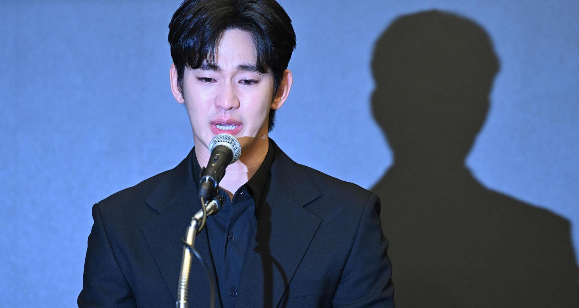 Actor Kim Soo-hyun speaks at a press conference addressing controversy surrounding his private life at Stanford Hotel in Mapo District, Seoul, March 31, 2025. Korea Times file