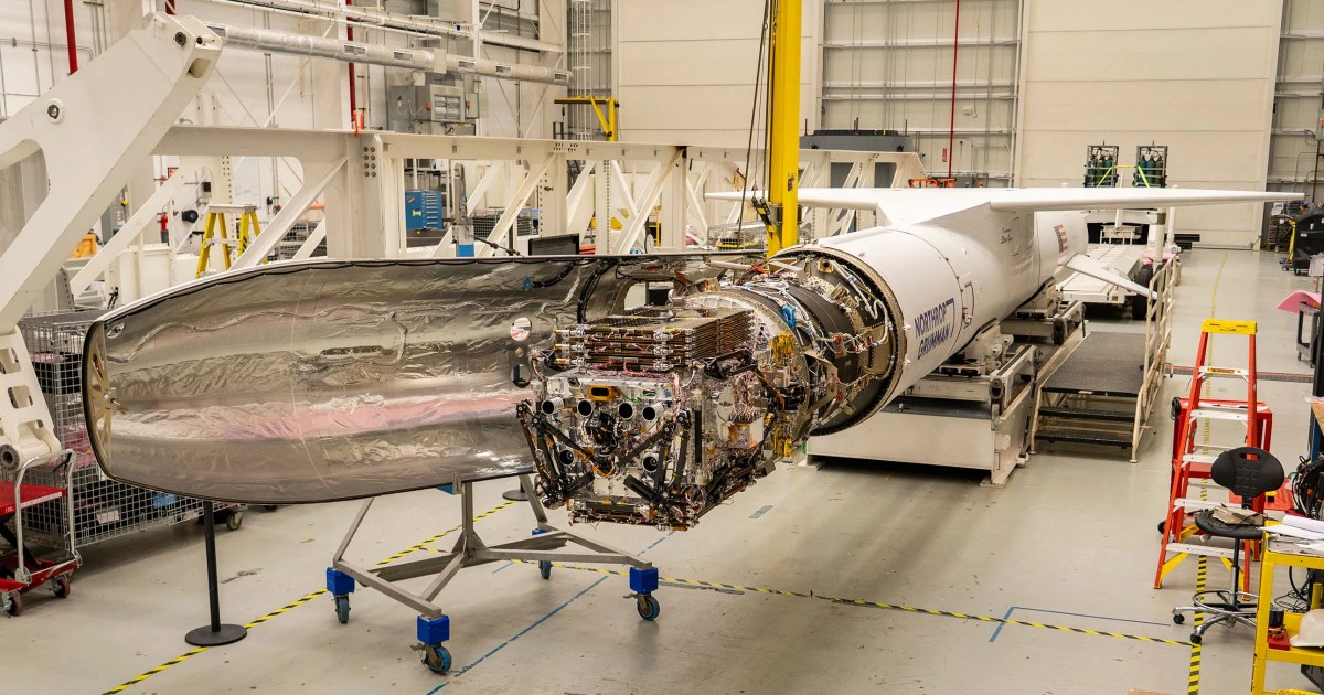 SpaceX tests new vehicle, Swift gets a lift