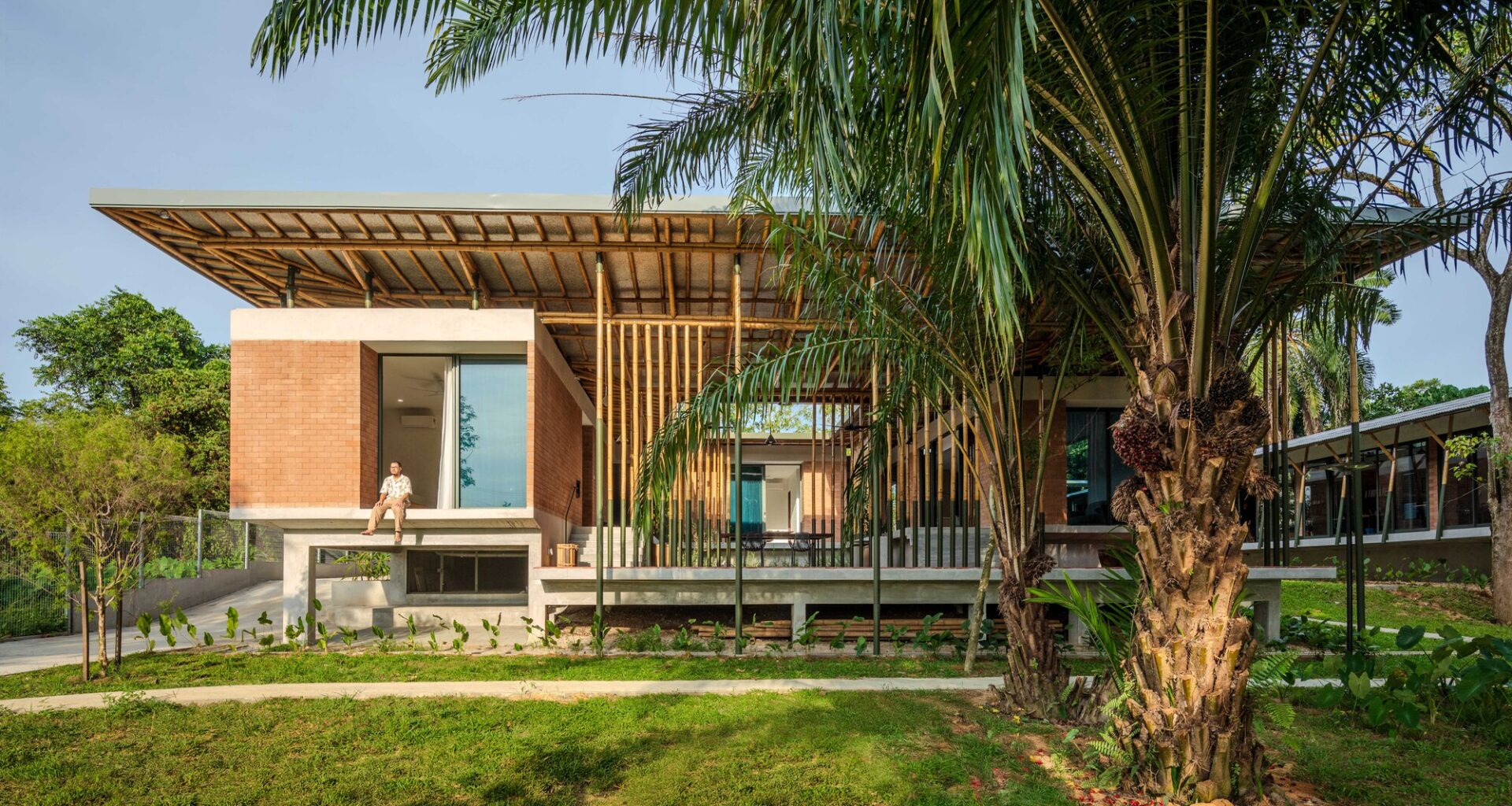 Anjung House / Eleena Jamil Architect