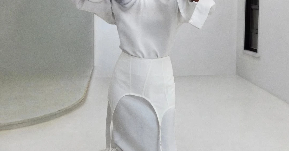 Solange Gave Us A Peak Into Her Fashion Archive In Latest Instagram Post 