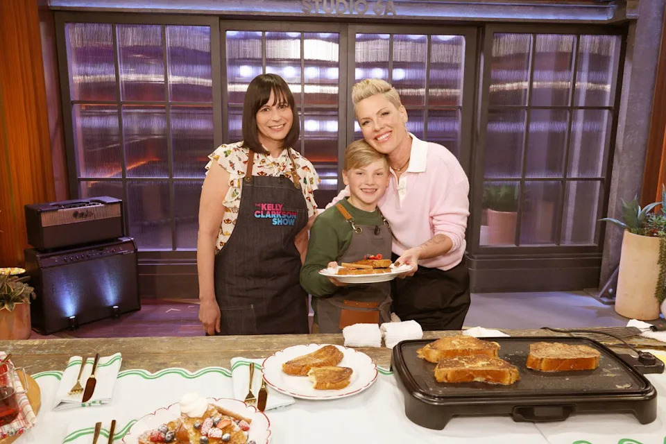 Chef Amanda Cohen, Jameson Hart and Pink on 'The Kelly Clarkson Show.'Credit: Getty Images