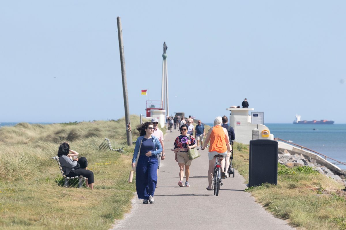 29.05.2026 - People enjoying the sunny weather on Bull Island, Dublin