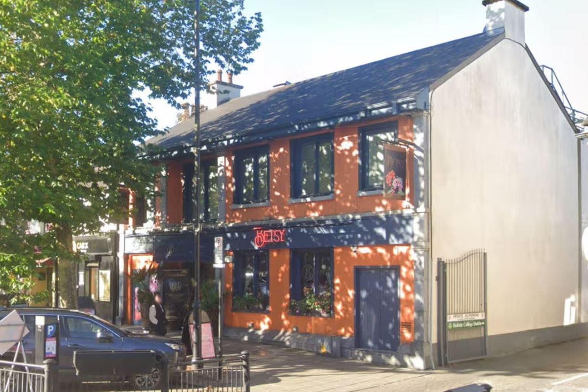 The Betsy on Main Street, Swords