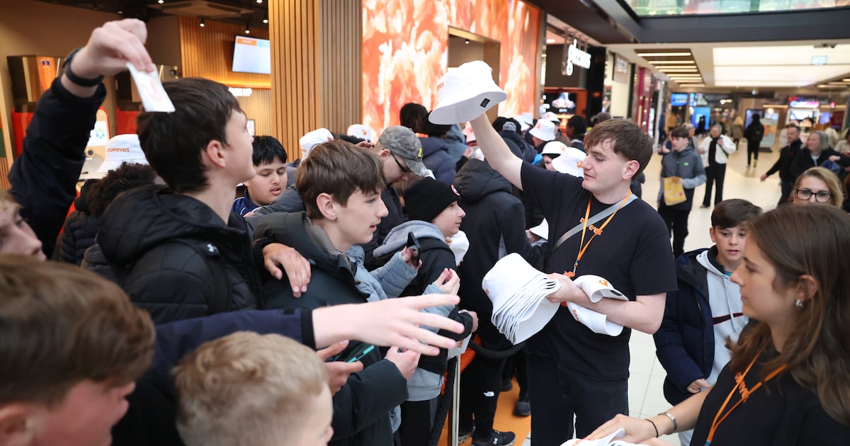Eating at Ireland’s first Popeyes: The man at the top of the queue tells me he’s been there for 26 hours – The Irish Times