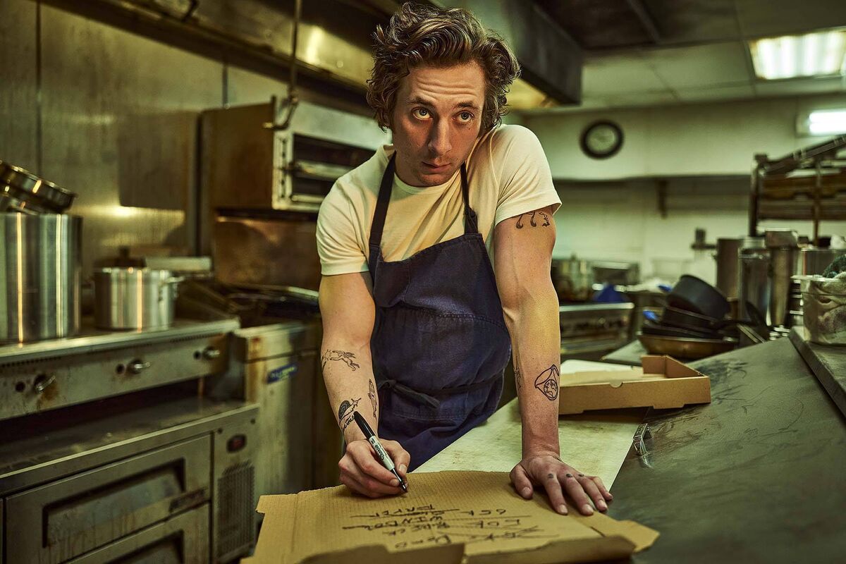 Jeremy Allen White as Carmy in The Bear.