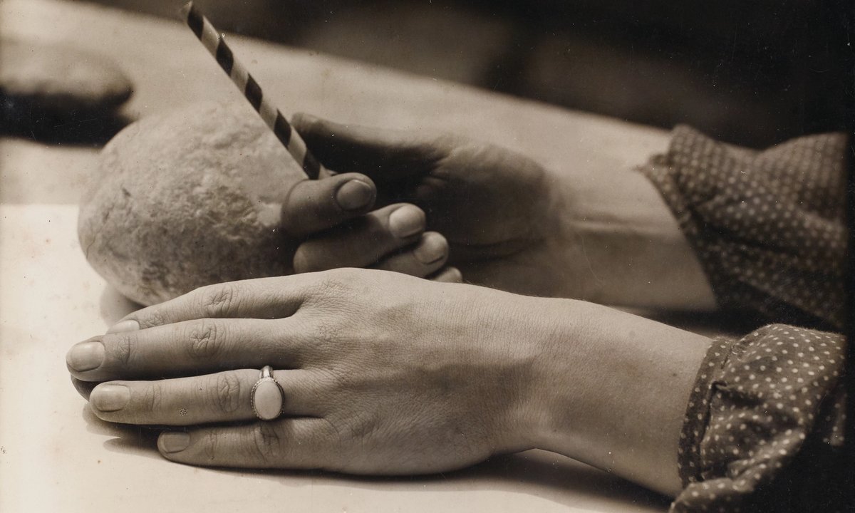 Photographs of Barbara Hepworth and Ben Nicholson’s shared studio go on show in London - The Art Newspaper