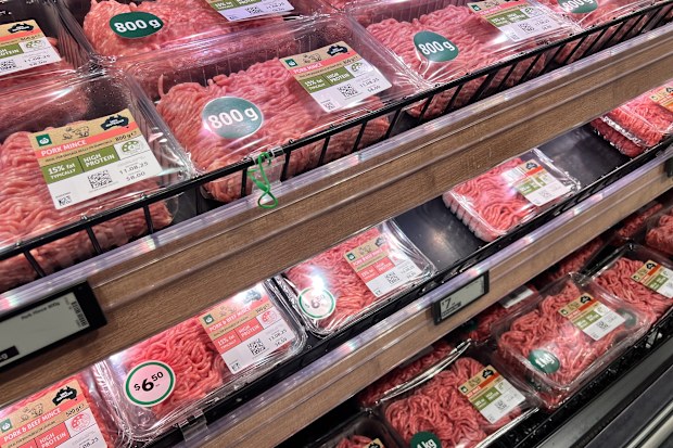 woolworths beef mince display