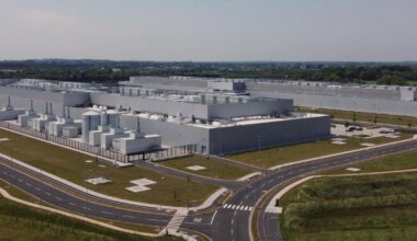 Experts warn AI data centres could increase fossil fuel dependence in Ireland