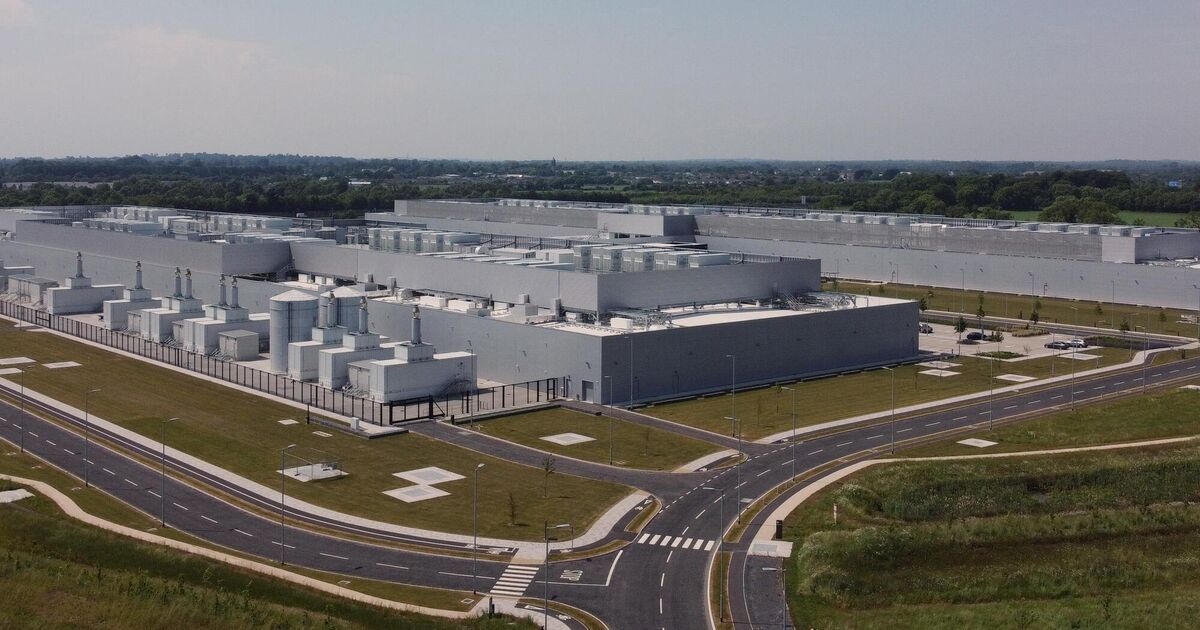 Experts warn AI data centres could increase fossil fuel dependence in Ireland