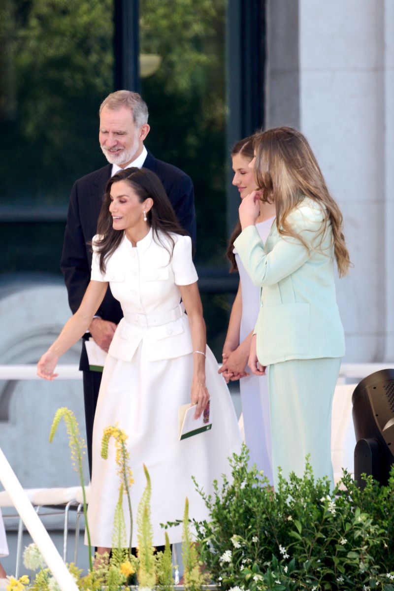 The heir to the Spanish throne chose the Lauren design by Hannibal Laguna White, a clean-lined silhouette that balanced elegance with modernity.