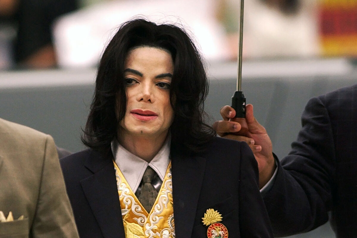 Michael Jackson at the Santa Barbara County Courthouse in 2005.  Picture: Aaron Lambert/Santa Maria Times