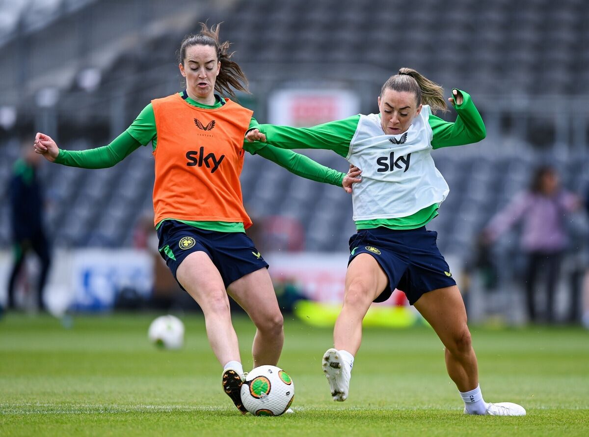 Katie McCabe battles Anna Patten at SuperValu Páirc Uí Chaoimh. Picture: Stephen McCarthy/Sportsfile