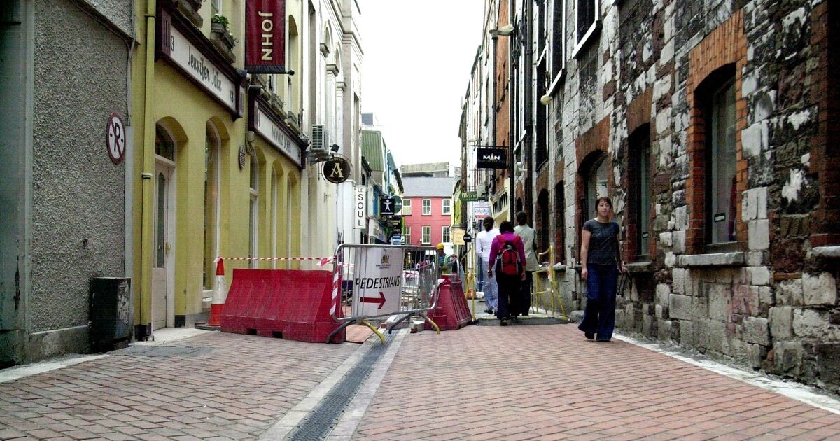 Dublin man was swinging umbrella and screaming at passers-by on Cork street