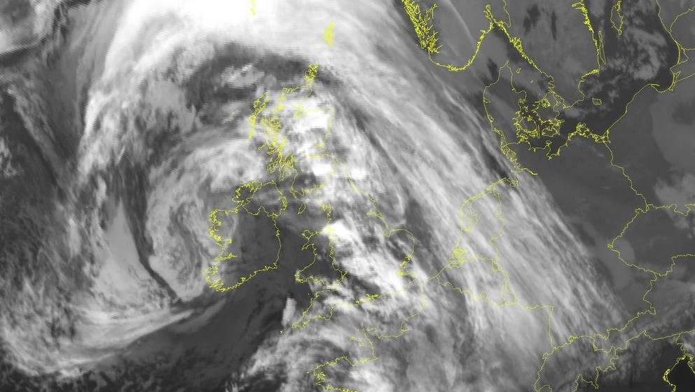 In the early 2020s, the margin of error in tracking an Atlantic storm was about 100km. According to Andrew Parnell from UCD’s Aimsir research centre, AI has cut that to below 50km. Picture: Met Éireann