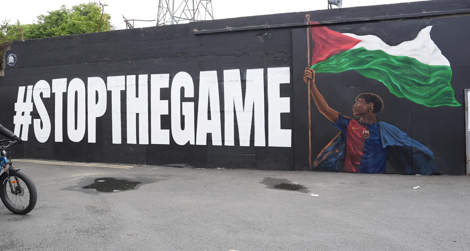 By Tuesday, more supporting evidence had been produced by the coalition, this time journalists being briefed that if the minister were to intervene, it could contravene Uefa rules as it would equate to Government interference. 