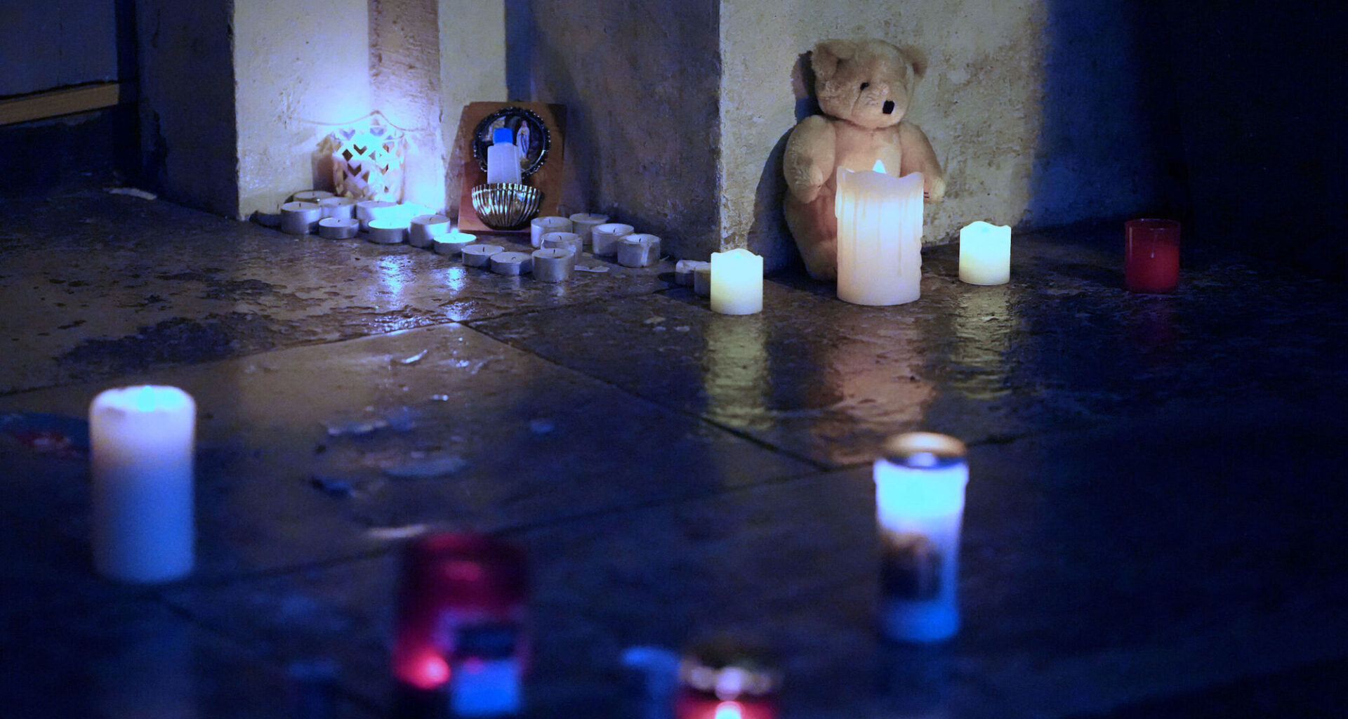 Candles and tributes left following a vigil held outside Gaelscoil Cholaiste Mhuire school on Parnell Square. Picture: Niall Carson/PA Wire