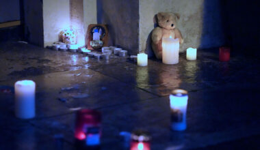 Candles and tributes left following a vigil held outside Gaelscoil Cholaiste Mhuire school on Parnell Square. Picture: Niall Carson/PA Wire