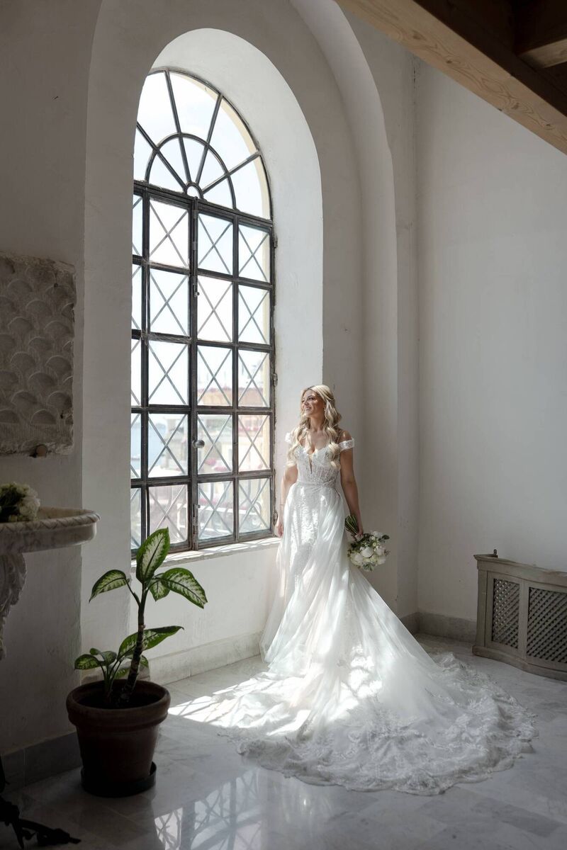 Aisling Roche tried on 90 dresses before she found the perfect one.
