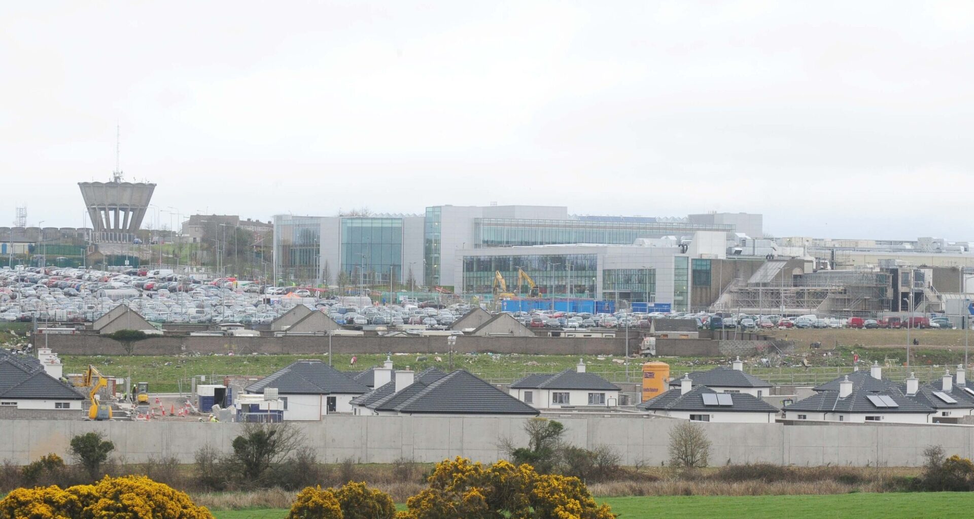 Gardaí are currently conducting searches for drugs at the St Anthony's Park site in Hollyhill on the city's northside. Picture: Denis Minihane.