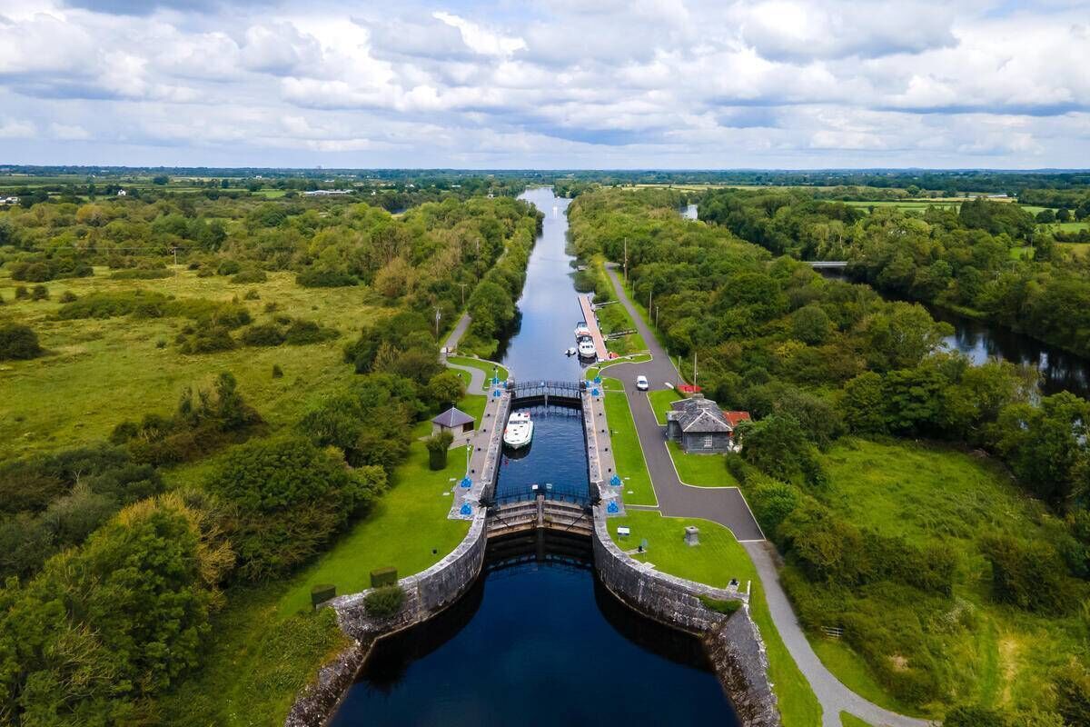 Meelick Weir Walkway, River Shannon, Co Galway, Co Offaly