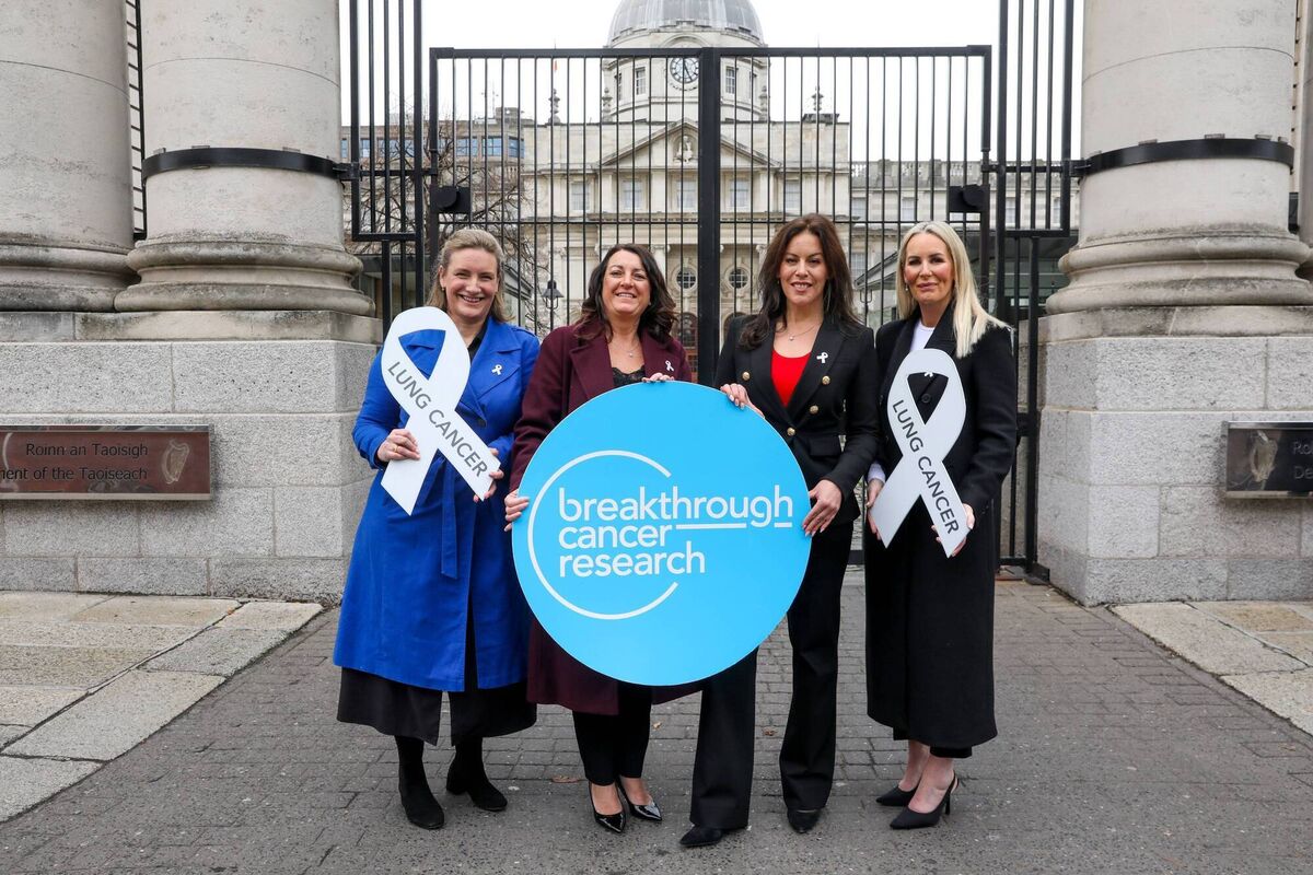 Breakthrough Cancer Research chief executive Orla Dolan; lung cancer survivor Samantha Vaughan; minister for health Jennifer Carroll MacNeill; and lung cancer survivor Gillian Ryan launch Ireland’s white ribbon for lung cancer at Leinster House. Picture: Maxwells