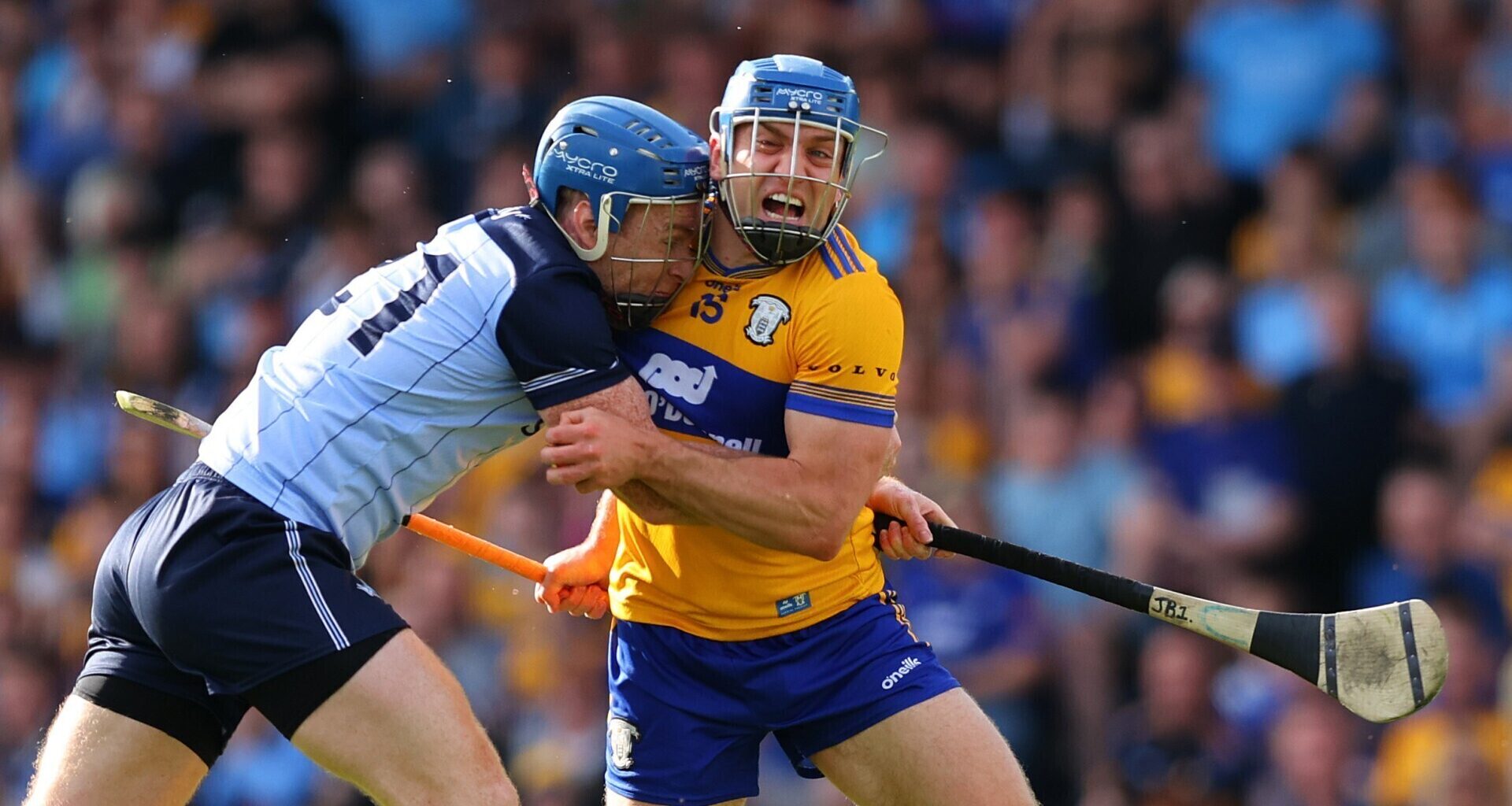 Clare's Shane O'Donnell with John Bellew of Dublin. Pic: Tom O'Hanlon/Inpho