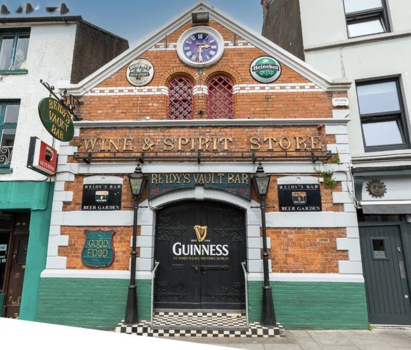 Reidy's on nearby Washington St is set for a Son of a Bun restaurant