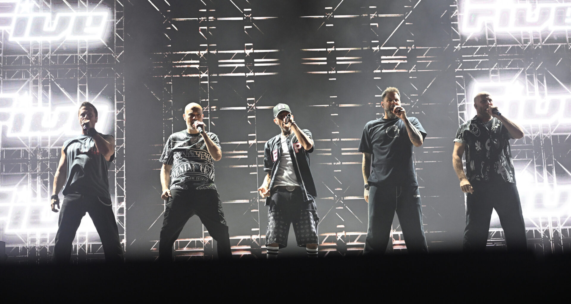 Review: Marquee keeps on movin’ with five-star treatment from 90s popstars Five