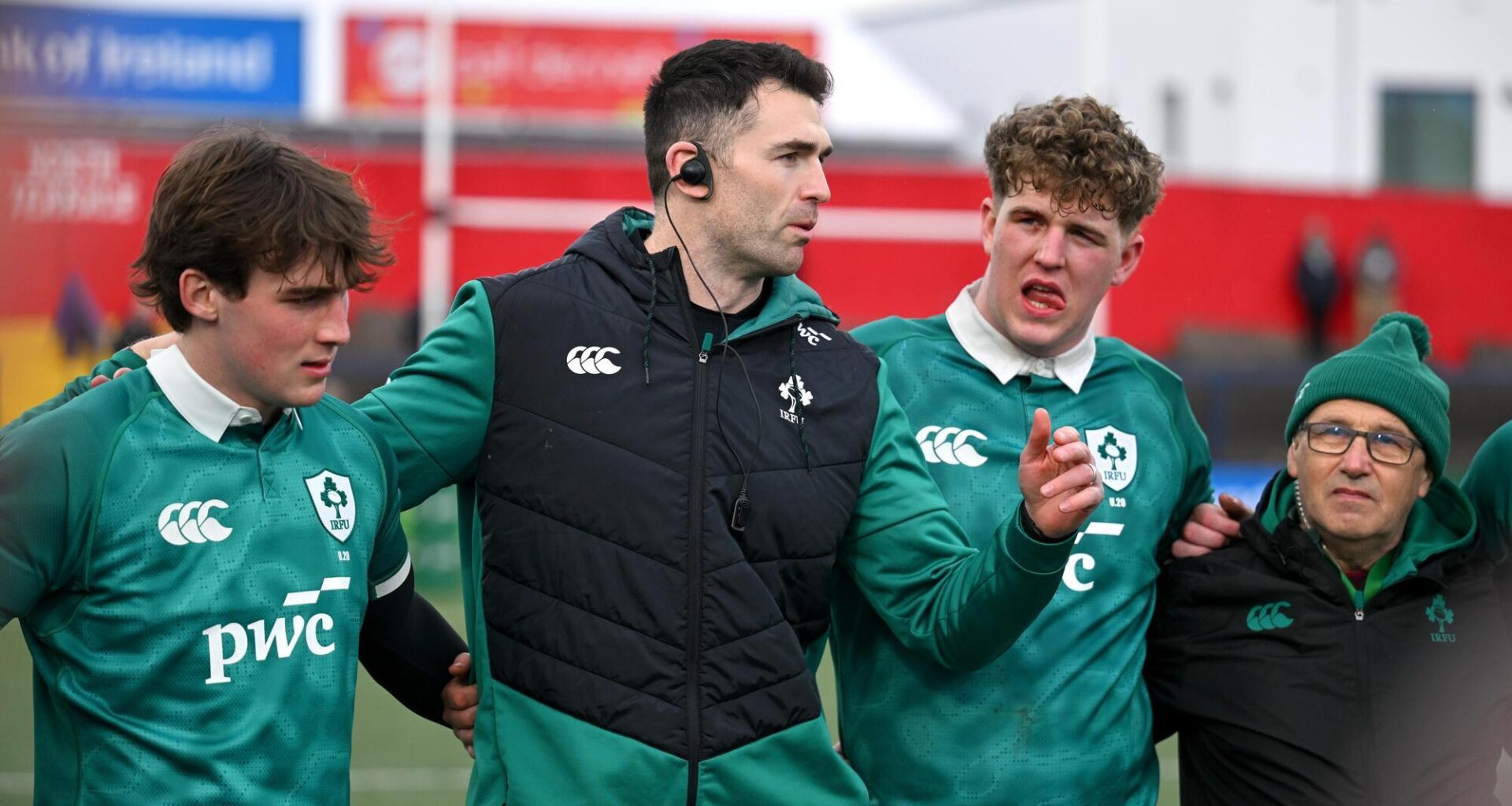 Ireland head coach Andrew Browne speaks to his players. Pic: Brendan Moran/Sportsfile