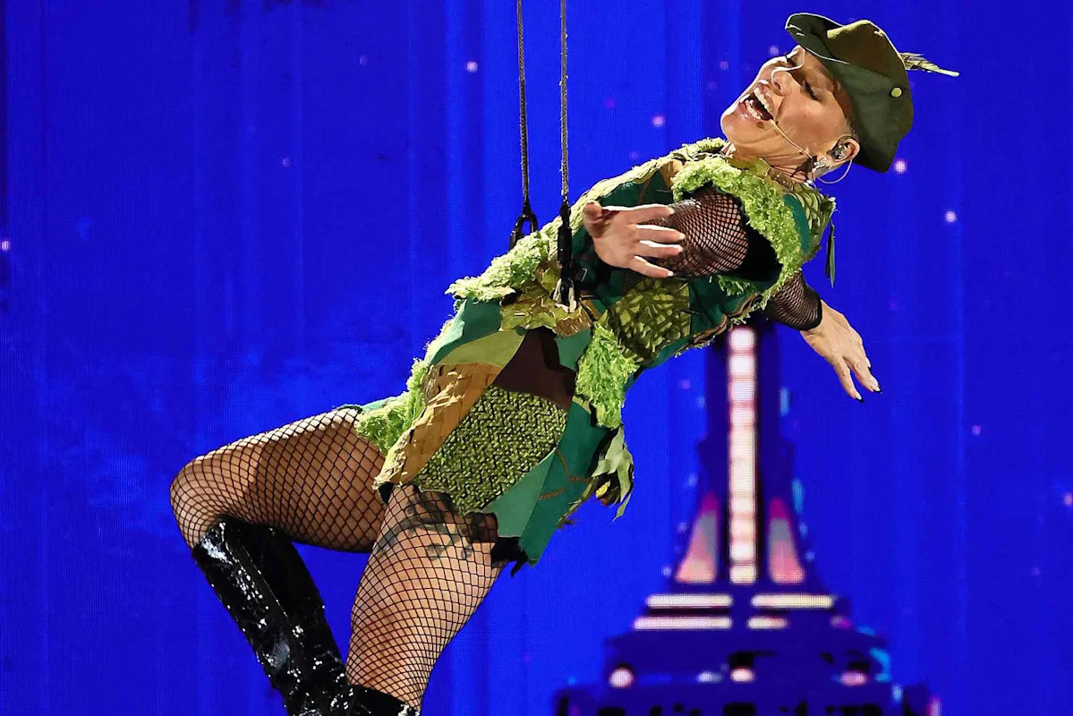 Pink wows 2026 Tony Awards crowd with a 'Lady Marmalade'-themed opener and surprise guests
