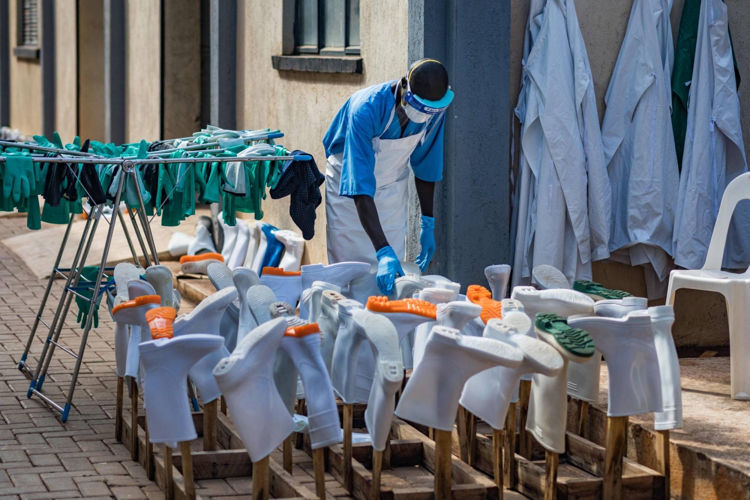 Congo says Ebola deaths top 100 as armed groups threaten response