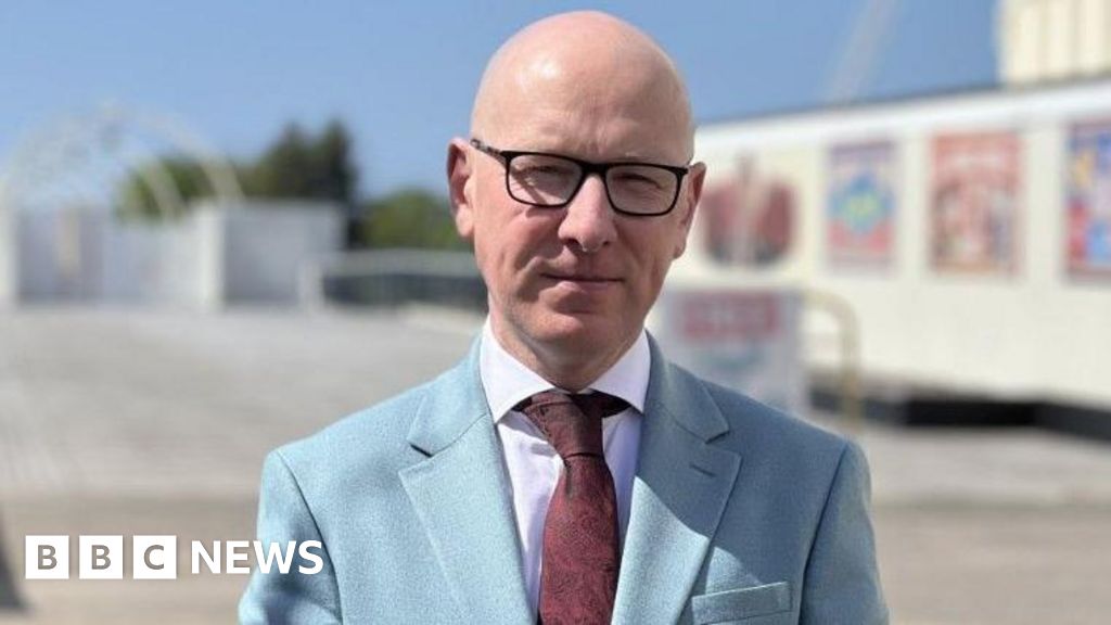 Starmer loyalist Patrick Hurley backs Andy Burnham for leader - BBC