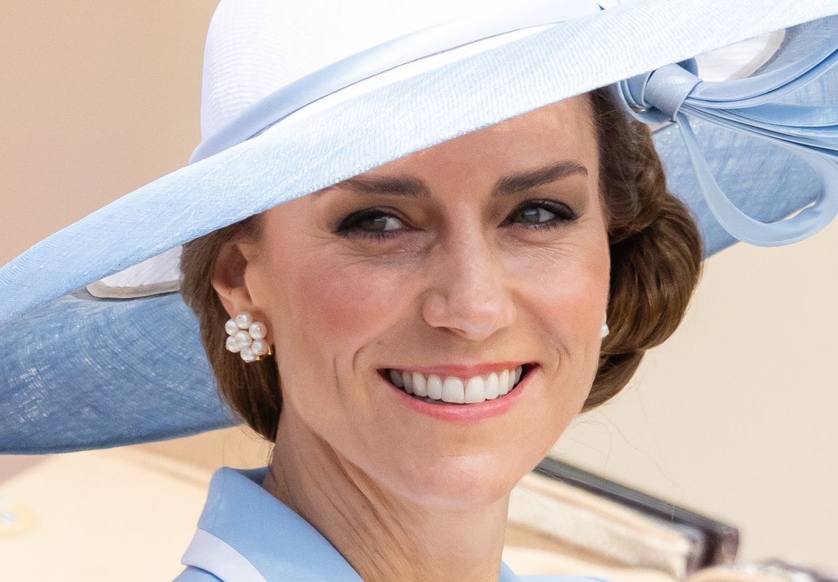 Natural makeup and luminous skin complemented the soft blue palette of the Princess's Trooping the Colour outfit.