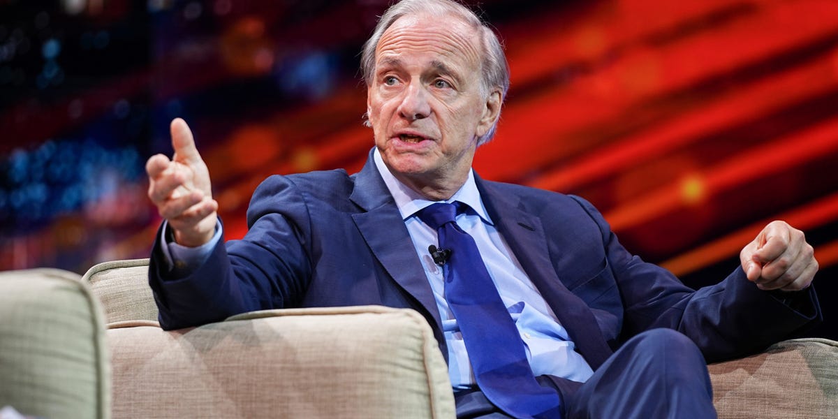 Ray Dalio Warns on AI Stock Bets Despite Tech Optimism