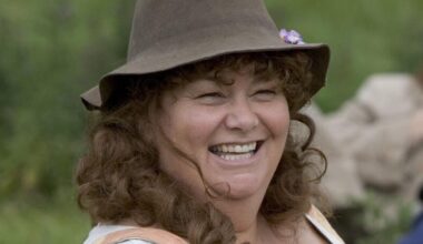 “As good as Downton Abbey”: Lark Rise to Candleford is Dawn French’s “5-star” period drama to binge tonight