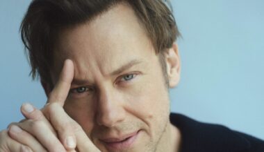 Jimmi Simpson Joins Elisabeth Moss in Hulu Drama 'Conviction'