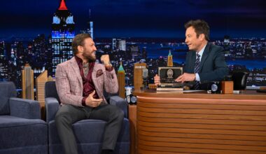 Dave Hannigan: Why was Conor McGregor cheered whereas a World Cup star was jeered? – The Irish Times